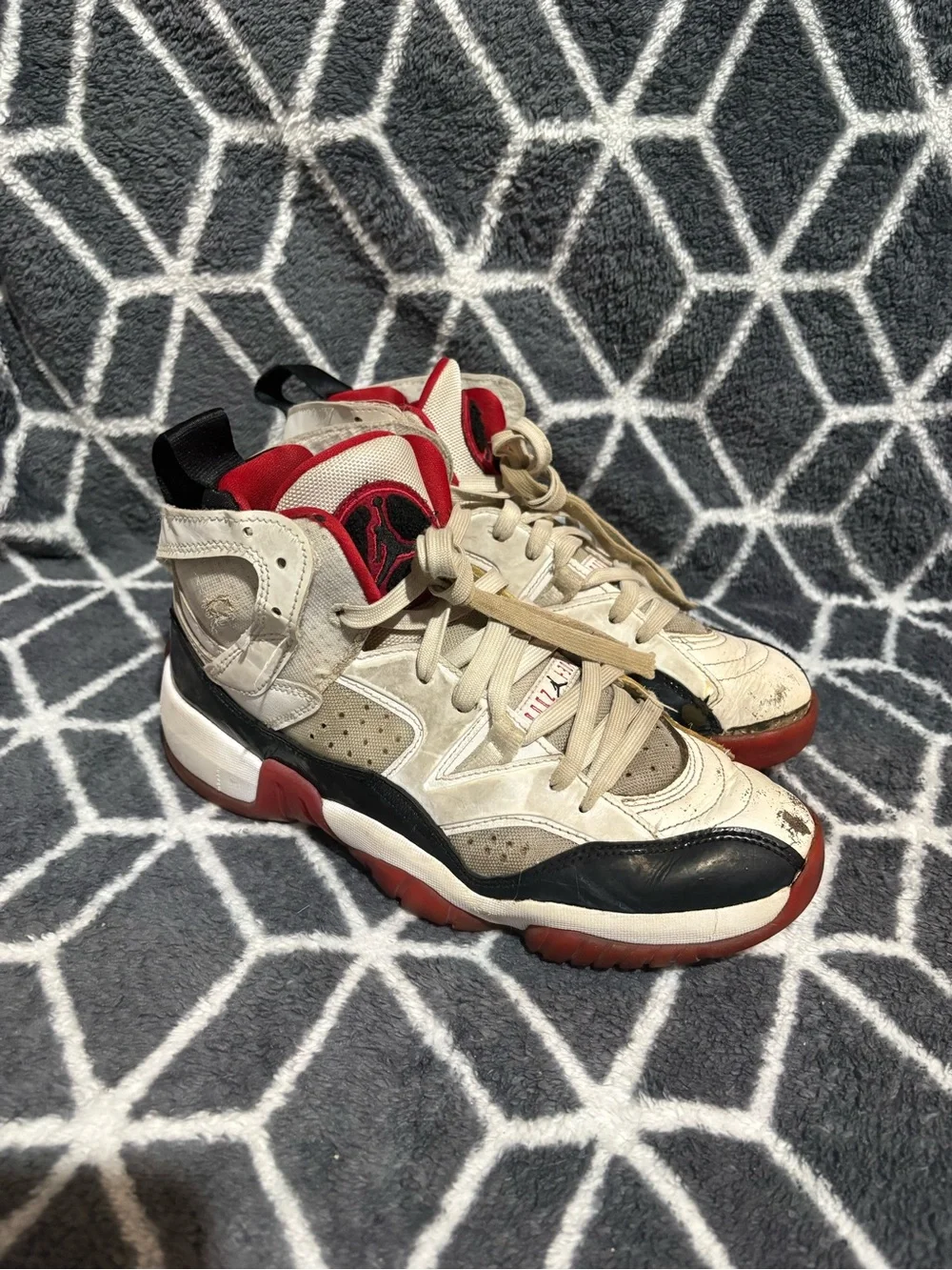 Jordan Jumpman Two Trey | Size: 7